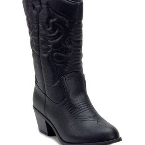 Black cow girl boot
